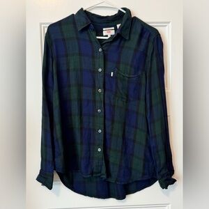 Levi's Women's Size Small Plaid Flannel 
Boyfriend Shirt